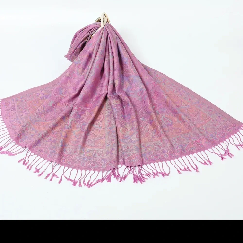 HANDMADE Rosey Pink Pashmina Scarf/ Hijab
Size: 180x70+x2x10cm - Picture 2 of 2